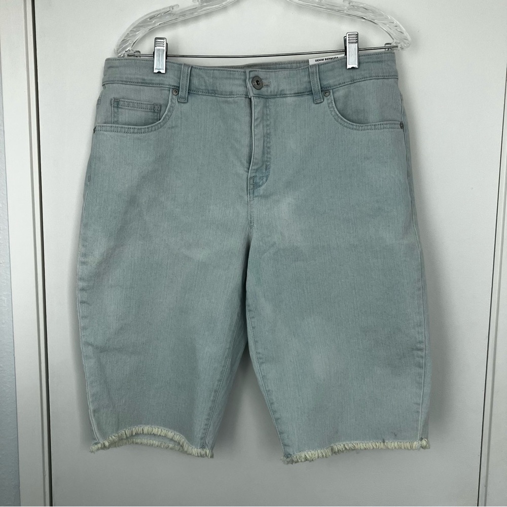 Style and Co. mid rise Bermuda shorts women’s size 14, raw hem light wash